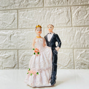Couple Cake Figurine