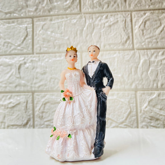 Couple Cake Figurine